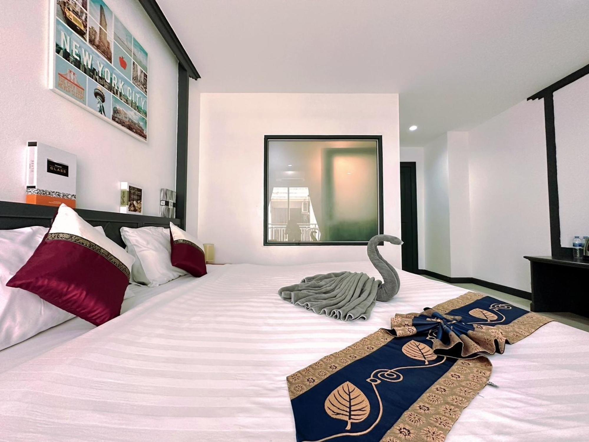 Hotel Baya Phuket Patong Oda fotoğraf
