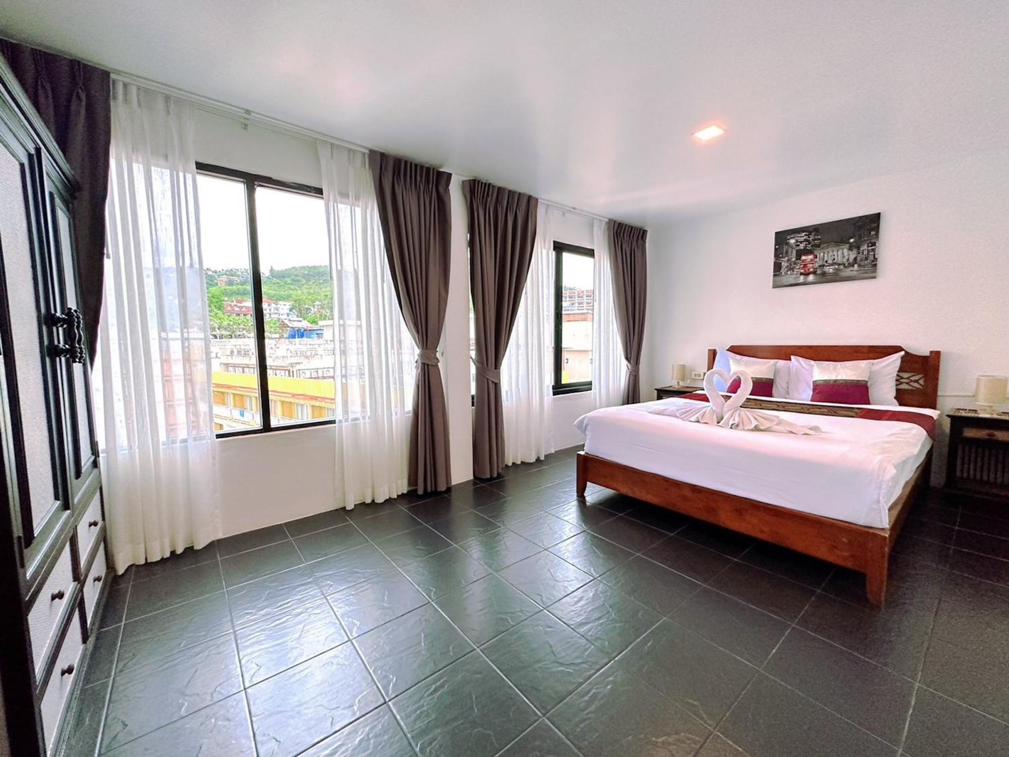 Hotel Baya Phuket Patong Oda fotoğraf