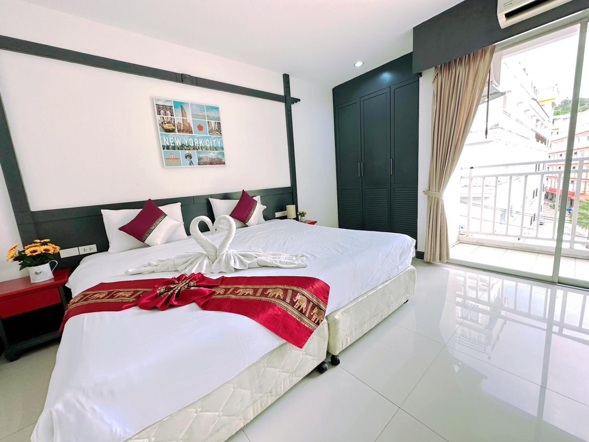Hotel Baya Phuket Patong Oda fotoğraf