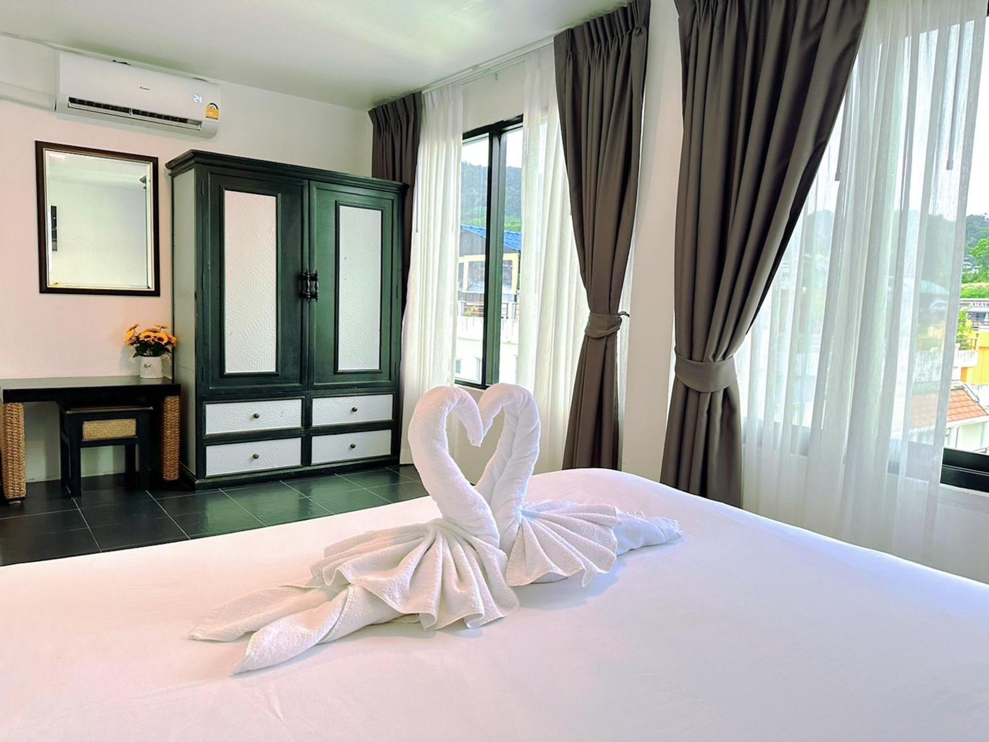 Hotel Baya Phuket Patong Oda fotoğraf